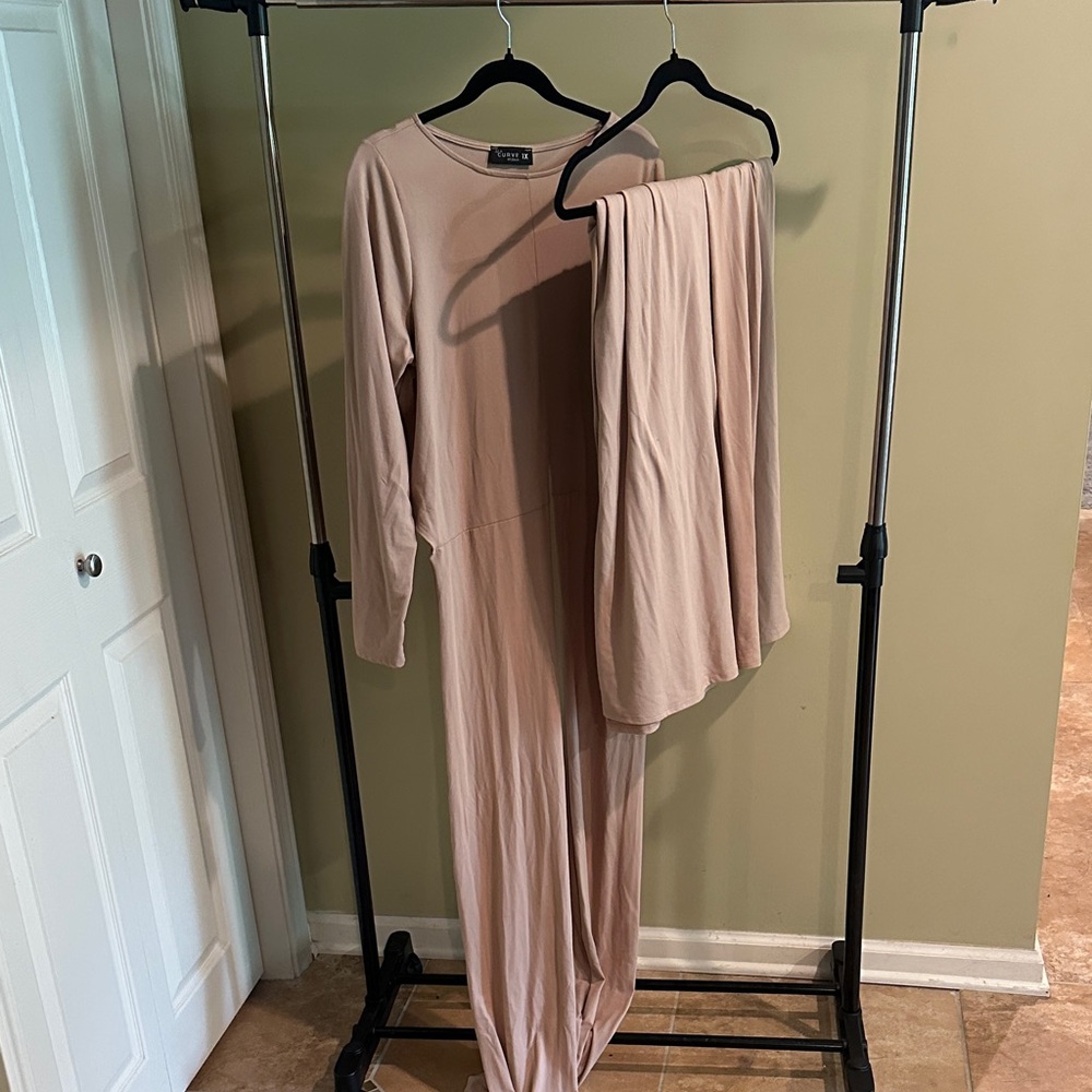 Elegant Beige Skirt Set